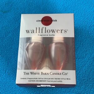Bath & Body Works  - Cinnamon Stick 2 Bulbs - Discontinued -Wallflowers -NWT